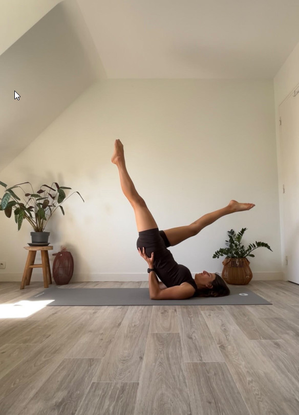Studio Sauvage Professeur Yoga  Flo